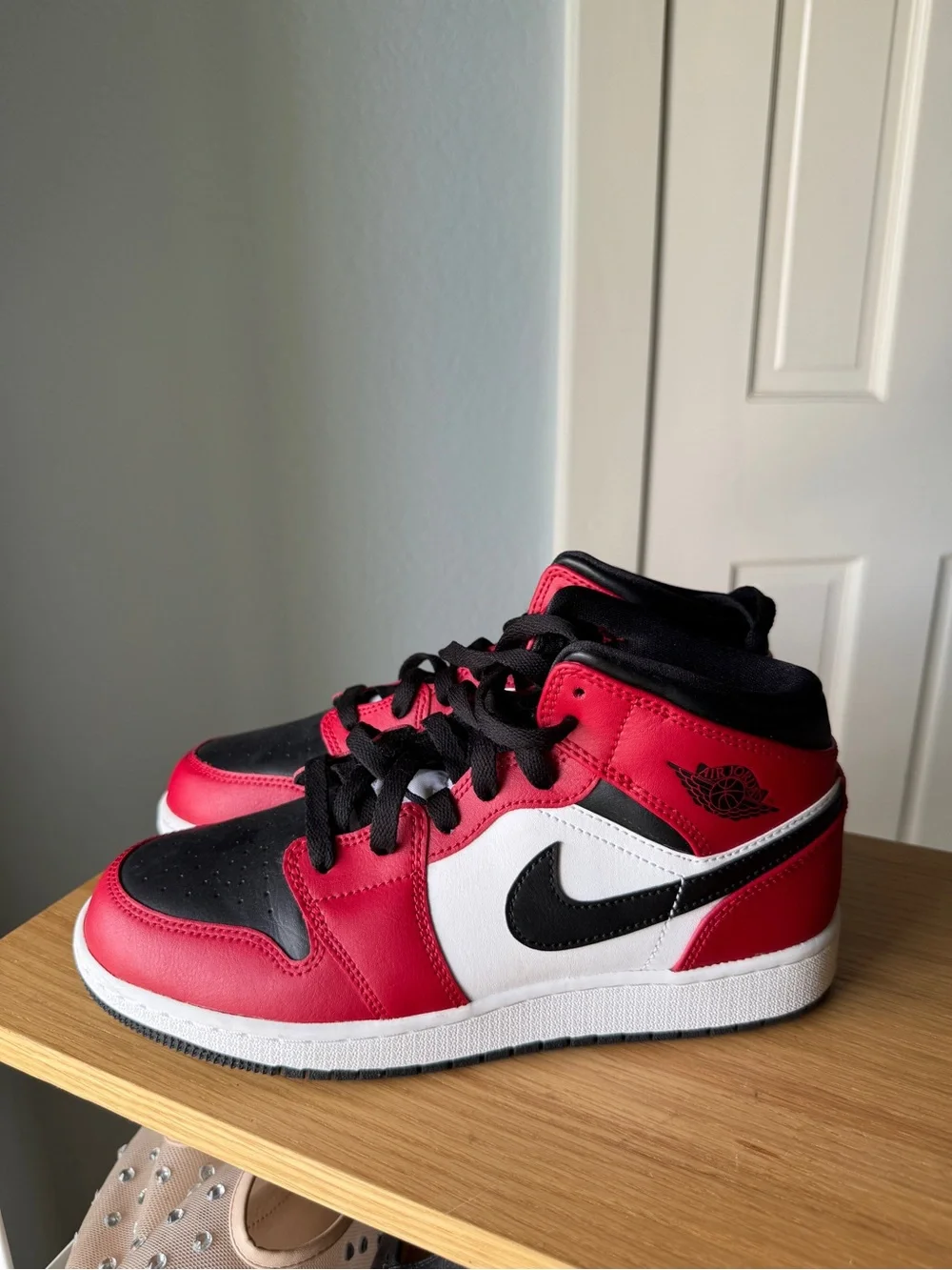 Air Jordan 1 Mid GS 'Chicago Black Toe'